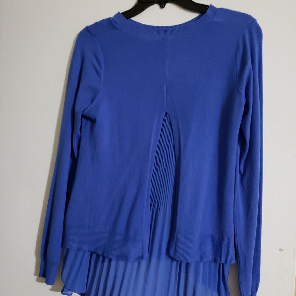 Sweater - Picture 2 of 2